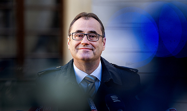 Šťastný v kampani vyzývá k chození do schodů. Lenochy mají motivovat cedulky