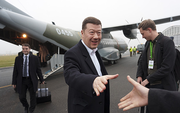 Řekněte Okamurovi, že svými výroky škodí Česku, vyzvali Babiše opoziční senátoři