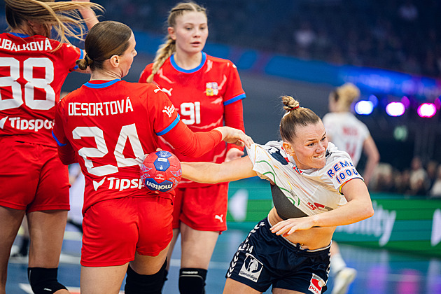 České házenkářky prohrály v Maďarsku a ve skupině Euro Cupu skončily třetí