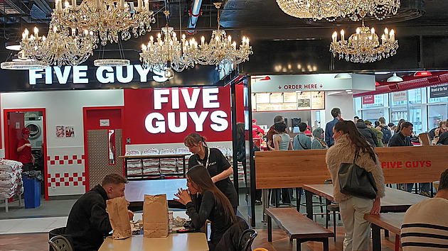 Obchodní d�m Máj