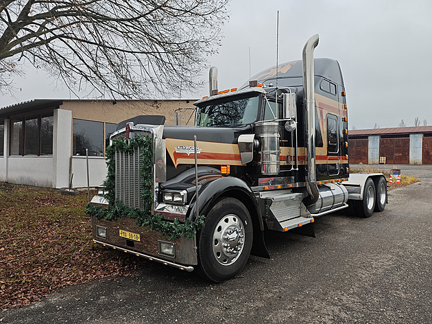 Mejdan amerických frajerů se zvrhnul, Santu křísili. Vánoce v ohrožení nejsou
