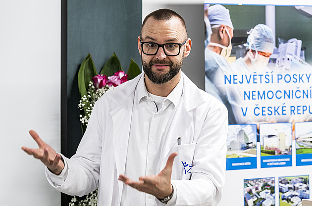 Přijmou kompromis? Nemocnice nabízí návrat do služby lékařům odstaveným po smrti dětí