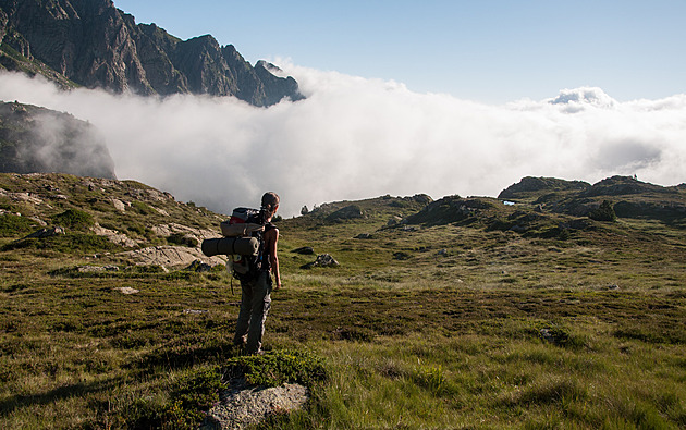 Trek, pot a slzy. Houslistka v krizi našla sama sebe až na nejtěžší túře Evropy