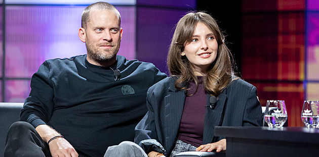 Jakub Prachař se chystá znovu ženit. Se Sarou Sandevou se zasnoubili