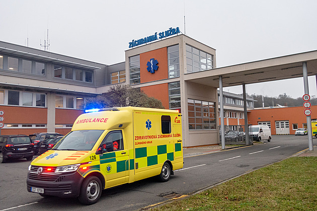 Tragická nehoda u Vsetína. Na vytížené silnici I/57 je omezený provoz