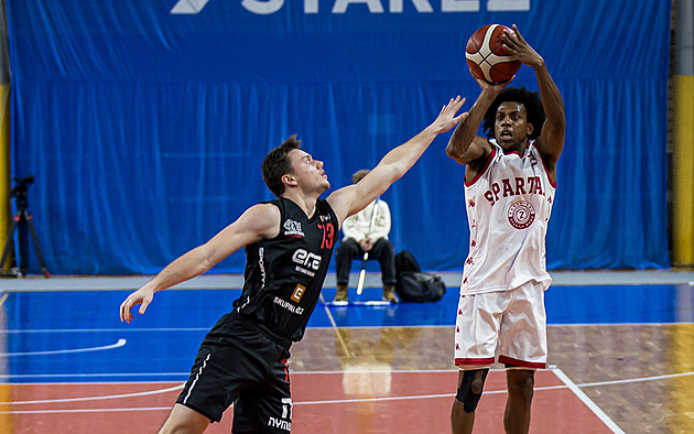 Ne, ne, ne. Rylichovi se v Baku hledaly chyby snadno, myslí na výhru ve Francii