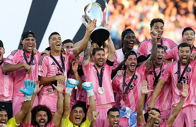 Messi byl po debaklu rozladěný, mířil ke kabině rozhodčích