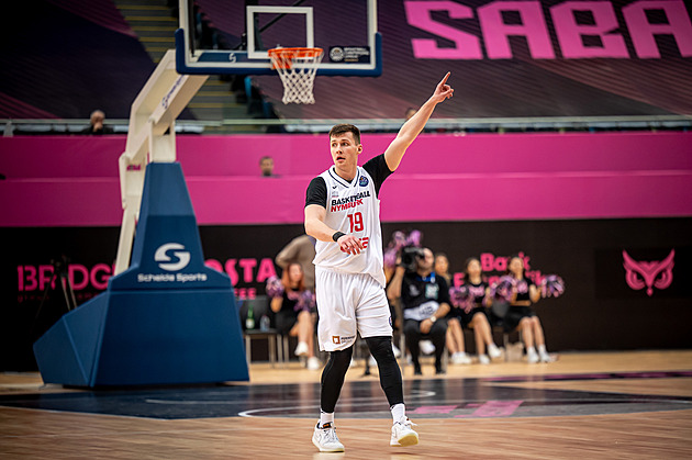 Nymburk schytal v Baku stovku, postup v Lize mistrů se odkládá