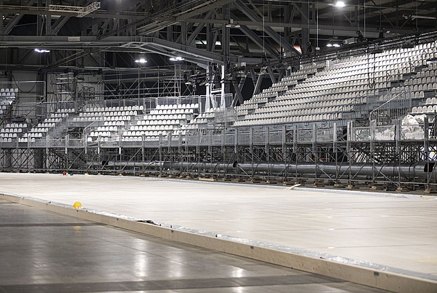 Hokejisté už mají kde se převléct. Vnitřek olympijského stadionu se podařilo upravit