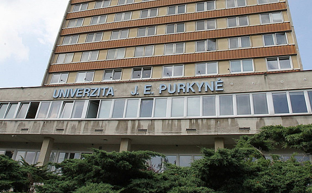 Budovu v Hoení ulici te vyuívají katedry pedagogické fakulty.