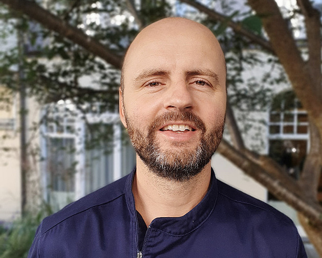 Daniel Fajkus, pvodn diplomovaný zdravotnický záchraná, nyní tináct let na...