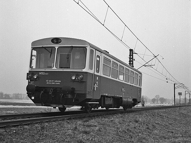 Motorov� v�z M152.0483 na zku�ebn� trati do Barto�ovic, rok 1982. GPS:...