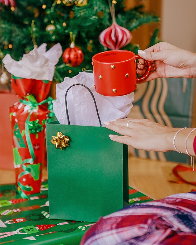 Starbucks roz�i�uje svou nab�dku o �ty�i nov� Matcha n�poje.