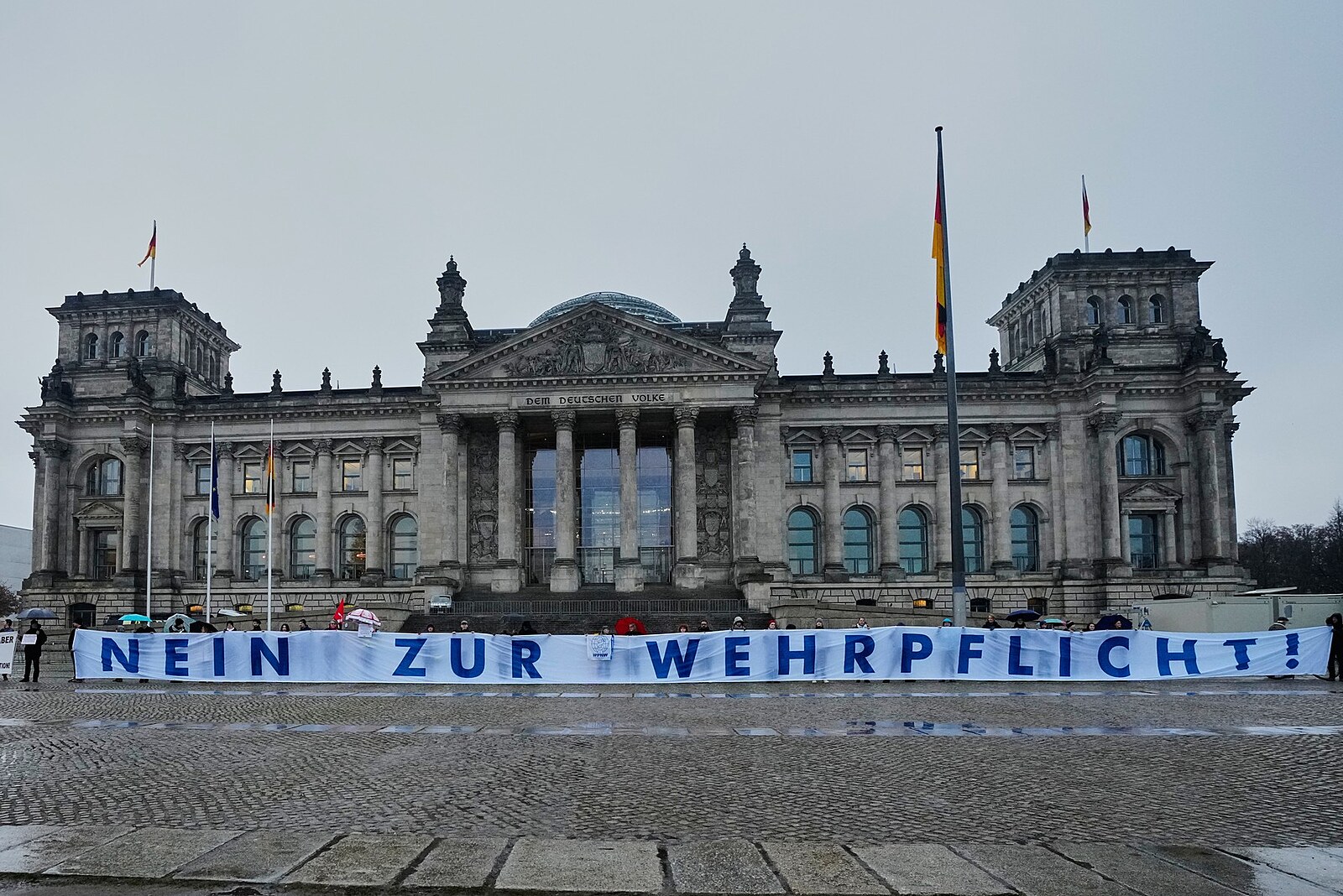 Německo schválilo povinnou vojnu, studenti napříč zemí protestují