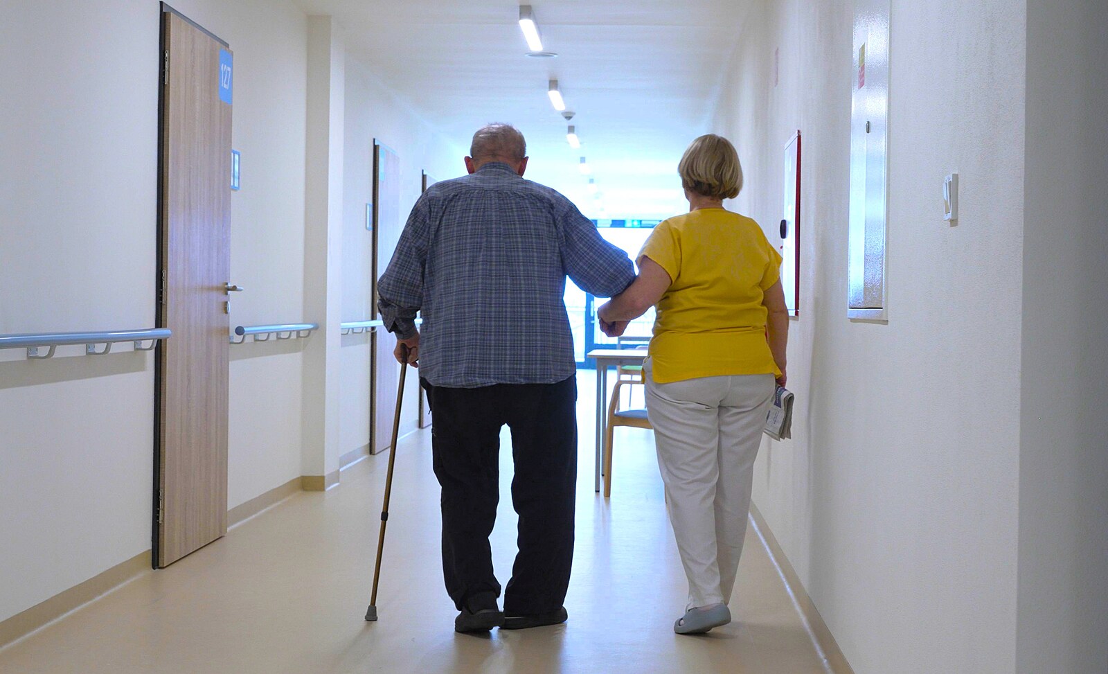 Končí výjimka pro nejstarší občany. Nový OP musí mít i ten, kdo na úřad nedojde