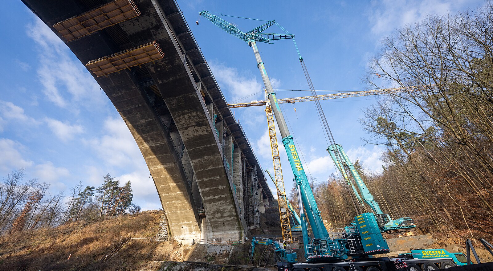 Začalo bourání první půlky Šmejkalky, řidičům přineslo omezení