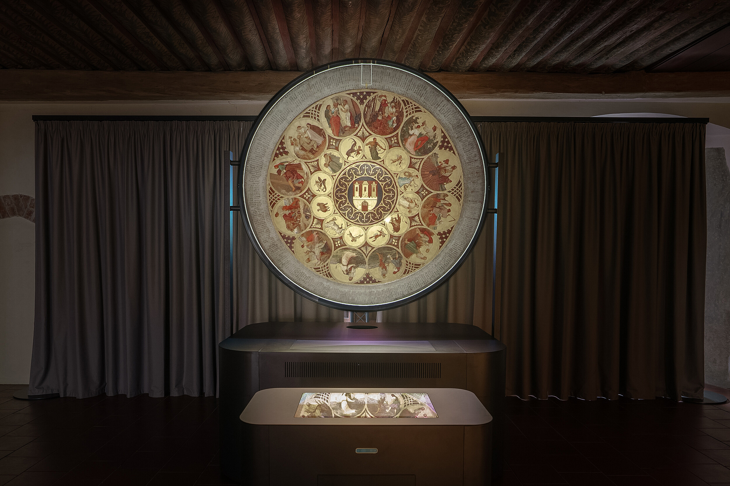 Unikátní podívaná! Praha zpřístupnila digitální verzi Staroměstského orloje  - Metro.cz