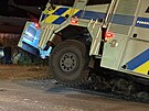 Do p��kopu u silnice na okraji Prahy zajel policejn� ost�ikova�. (2. prosince...