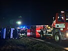 idi nkladnho vozu sjel v Micch do pkopu u silnice. (9. prosince 2025)