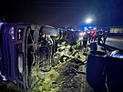 idi nkladnho vozu sjel v Micch do pkopu u silnice. (9. prosince 2025)