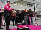 Foodora p�edstavila autonomn� robotick� voz�tka, kter� budou rozv�et j�dlo,...