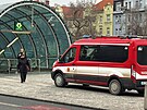 P�d �eny pod metro ve stanici Hrad�ansk� zastavil provoz na lince A. (2....