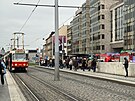 P�d �eny pod metro ve stanici Hrad�ansk� zastavil provoz na lince A. (2....