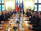 Jednání p�edsedy PSP �R Tomia Okamury s prezidentem Slovenské republiky Peterem...