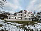 Hotel Vltava prodal krumlovsk� radnici Josef Nejedl�, �editel lik�rky...