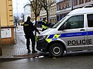 V Mosteck ulici v Brn zemela po napaden noem ena. Podezelho policist...