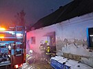 P�i likvidaci po��ru rodinn�ho domu v Rychnov� u Jablonce nad Nisou hasi�i...
