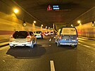 V praskm Bubeneskm tunelu se srazilo osm aut. Na mst se tvo kolony. (8....