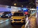 V praskm Bubeneskm tunelu se srazilo osm aut. Na mst se tvo kolony. (8....