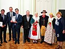 Ústecký kraj p�edal ocen�ní Zlatý D�bánek a Zlaté cimbu�í.