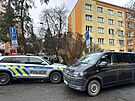 Policist zasahuj v Chotutick ulici v praskch Maleicch, kde je ve 3.pate...