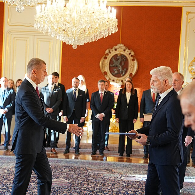 Prezident Petr Pavel ofici�ln� jmenoval Andreje Babi�e p�edsedou vl�dy. (9. prosince 2025)