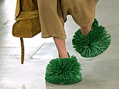 Ze zámrn oklivých bot se v posledních letech stal módní standard, bez...