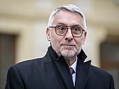 Lubomír Metnar (ANO) odpovídá noviná��m na dotazy po konzultacích s prezidentem...