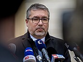 Martin �ebestyán (SPD) odpovídá noviná��m na dotazy po konzultacích s...