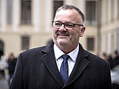 Ke konzultacím k prezidentu Petru Pavlovi piel kandidát na ministra dopravy...