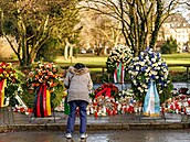 Pietní místo na památku obtí smrtelného útoku noem v Aschaffenburgu (29....