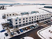 Výstavba domova trvala piblin jen trnáct msíc. Budova byla navrena s...