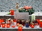 Ped sídlem rádia Evropa 2, kde psobil zesnulý moderátor Patrik Hezucký,...