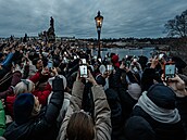 Pan ákovec spolu se svým kolegou (stídají smny) pravideln v adventu chodí...