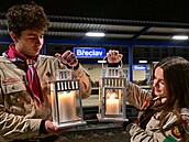 Skauti pivezli do eska z Rakouska betlémské svtlo (6. prosince 2025)