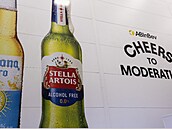 Pivovarnický gigant AB InBev. Ve svém závod� ve m�st� Magor v ji�ním Walesu...