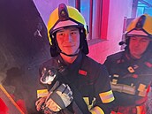 Pi likvidaci poáru rodinného domu v Rychnov u Jablonce nad Nisou hasii...