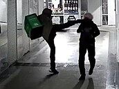 Zákený útok. Kurýr v Rusku kopl enu do oblieje