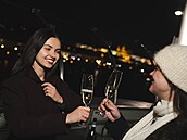 Tanící dm: ikonická zastávka vánoní Prahy, kam se budete rádi vracet.