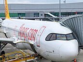 Letadlo Pegasus Airlines na letiti Václava Havla v Praze (28. ervence 2025)